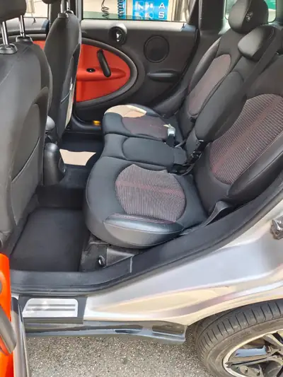 MINI Countryman Diesel 143 ch — SUV compact robuste, transmission manuelle — tableau de bord