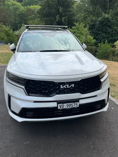 Kia Sorento 2022 — SUV 7 places hybride essence, 75'000 km, toutes routes — arrière