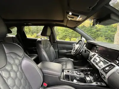Kia Sorento 2022 — SUV 7 places hybride essence, 75'000 km, toutes routes — tableau de bord