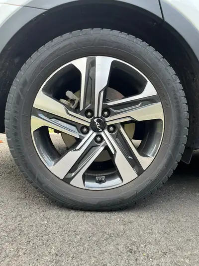 Kia Sorento 2022 — SUV 7 places hybride essence, 75'000 km, toutes routes — détail