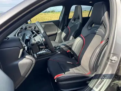 Mercedes-AMG A 45 S 4MATIC+ 2020 — Berline sportive 421 ch, état d'exception — Miniatur 9