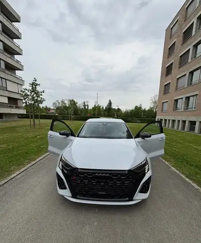 Audi RS3 Sedan 400 ch — Sportive haute performance, 55'000 km seulement — côté