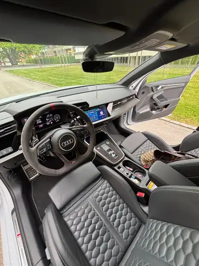 Audi RS3 Sedan 400 ch — Sportive haute performance, 55'000 km seulement — tableau de bord