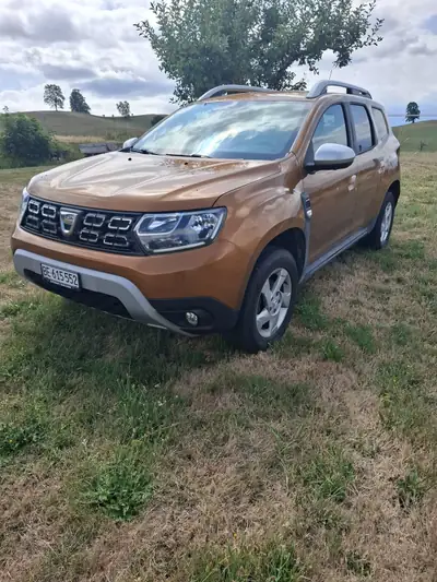 Dacia Duster 2018 — SUV robuste 4×4 diesel avec attelage et navigation — Seitenansicht