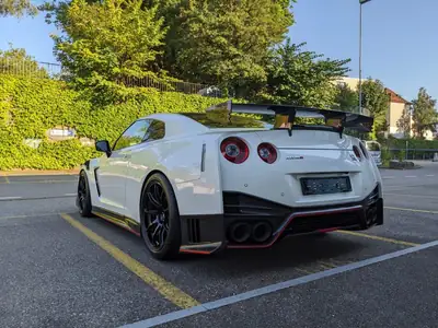 Nissan GT-R 2017 — Supercar 720 PS avec équipement carbone MY20 — Außenansicht