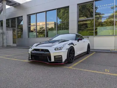 Nissan GT-R 2017 — Supercar 720 PS avec équipement carbone MY20 — Seitenansicht