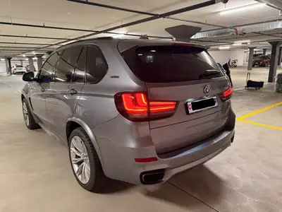 BMW X5 xDrive40e 2017 — SUV hybride rechargeable, motorisation efficace et polyvalente — arrière