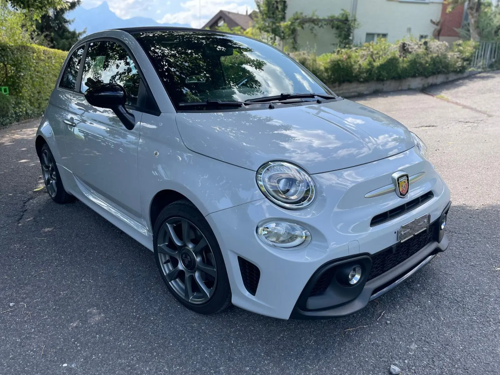 Fiat 500 Abarth Cabriolet 2021 — Sportivité italienne, entretien à jour — vista esterna