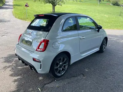 Fiat 500 Abarth Cabriolet 2021 — Sportivité italienne, entretien à jour — interni