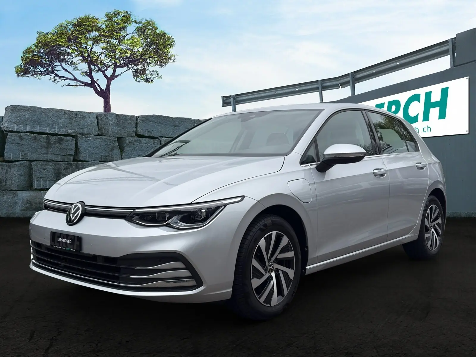 VW Golf 150 ch Hybride — Berline compacte économique et polyvalente, 24 500 km — Außenansicht
