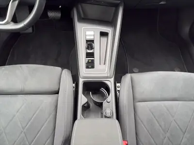 VW Golf 150 ch Hybride — Berline compacte économique et polyvalente, 24 500 km — Miniatur 14
