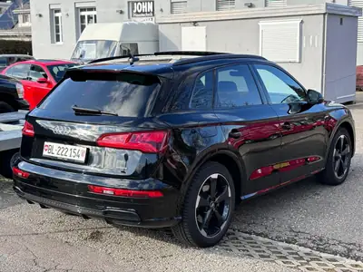 Audi Q5 2019 — SUV Premium 245 ch, Transmission Intégrale, Essence Automatique — Heckansicht