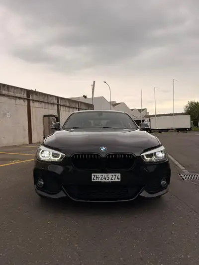 BMW 1ER 224 ch — Berline sportive avec M Sport, moteur turbo performant — vista posteriore