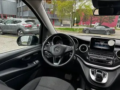 Mercedes-Benz V 447 — Monospace 7 places diesel, première main avec toit ouvrant — Heckansicht