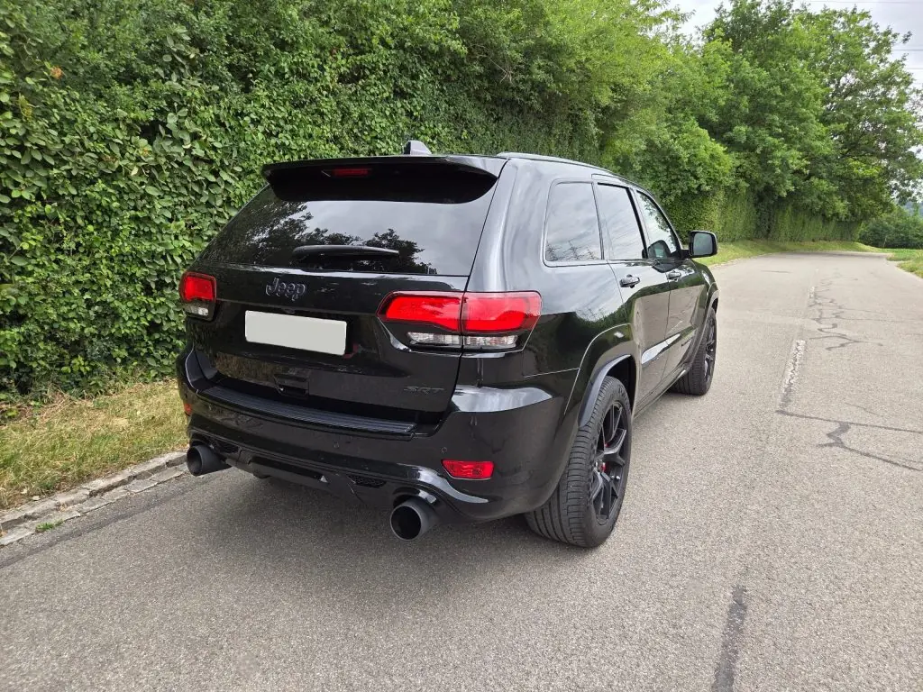 Jeep Grand Cherokee SRT8 — V8 468 ch, 60'000 km, échappement sport homologué