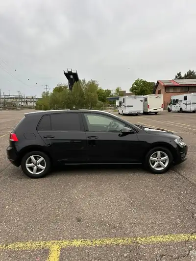 VW Golf 122 ch — Berline automatique fiable, 134'000 km, entretien facile — Seitenansicht