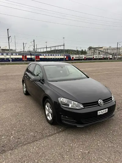 VW Golf 122 ch — Berline automatique fiable, 134'000 km, entretien facile — Außenansicht