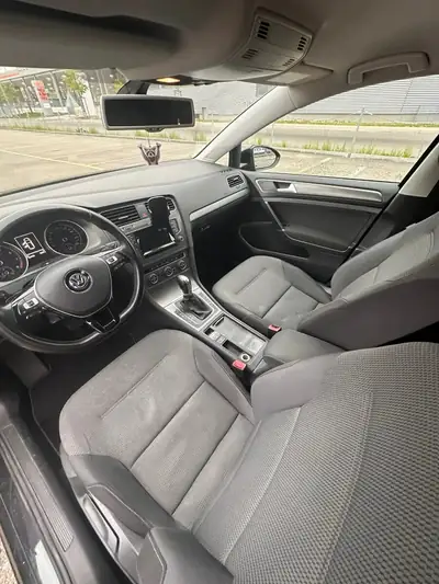 VW Golf 122 ch — Berline automatique fiable, 134'000 km, entretien facile — Innenraum