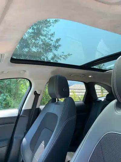 Jaguar F-PACE 2.0 T 250 R-Sport AWD — SUV sportif, traction intégrale permanente — Detail