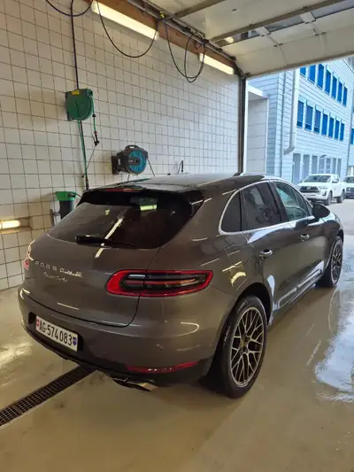 Porsche Macan 400ch — SUV premium sportif, transmission intégrale — fianco