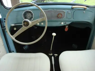 VW Käfer Oval 1955 — Légende restaurée, toit pliant d'origine — arrière
