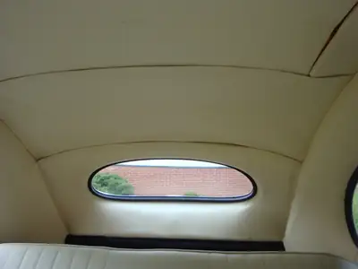 VW Käfer Oval 1955 — Légende restaurée, toit pliant d'origine — Miniature 7