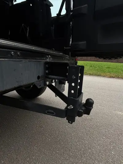 Land Rover Defender 110 TD4 — 4x4 robuste et fiable, équipement trail complet — Miniature 11