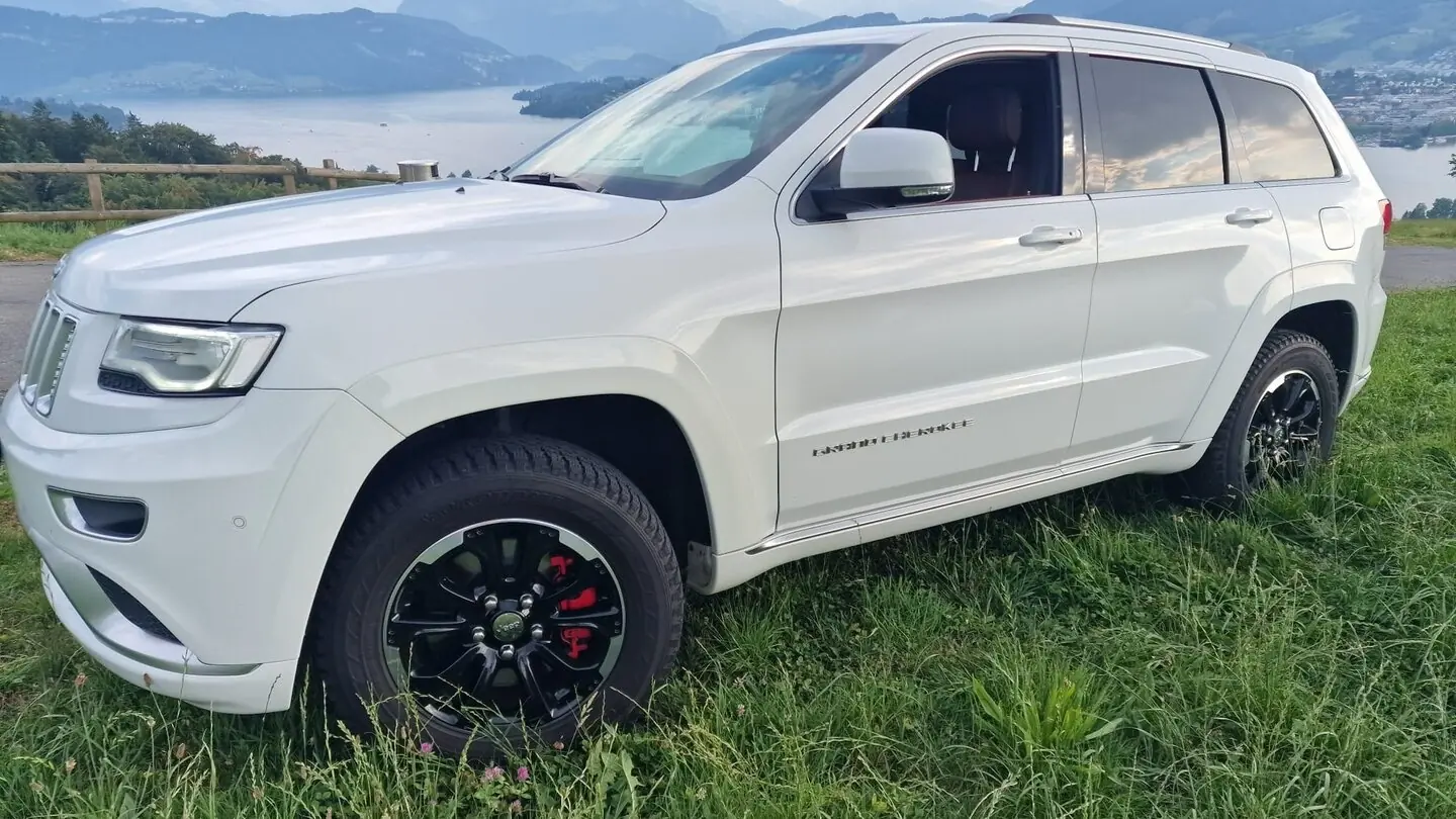 Jeep Grand Cherokee 2016 — SUV robuste 250 ch diesel, très bon état, entretien complet — Außenansicht
