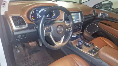 Jeep Grand Cherokee 2016 — SUV robuste 250 ch diesel, très bon état, entretien complet — Innenraum