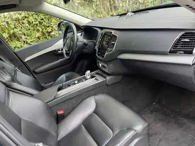 Volvo XC90 2018 — SUV 7 places hybride rechargeable, 303 ch et traction intégrale — Detail