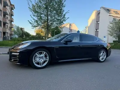 Porsche Panamera 4S — 420 ch, toit panoramique, entretien complet — arrière