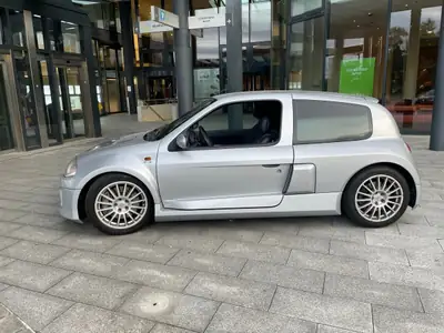 Renault Clio V6 — Berline sportive 226 ch, entièrement révisée, rare et préservée — cruscotto
