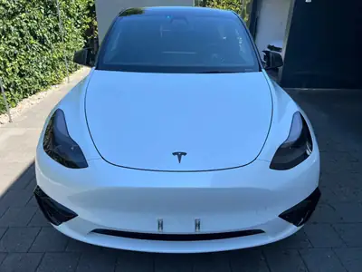 Tesla Model Y — SUV électrique haute performance, première main, 96'000 km — Miniatura 8