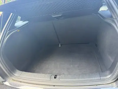 Audi A3 Sedan 2010 — Élégance sportive S-Line, 200 ch bien entretenue — détail