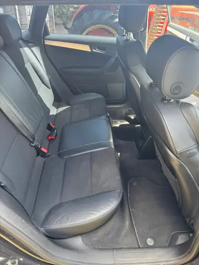 Audi A3 Sedan 2010 — Élégance sportive S-Line, 200 ch bien entretenue — tableau de bord