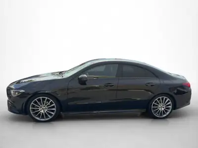 Mercedes-Benz CLA 220 Diesel 4MATIC — Berline premium allemande, 110'000 km, préparation AMG — vista posteriore