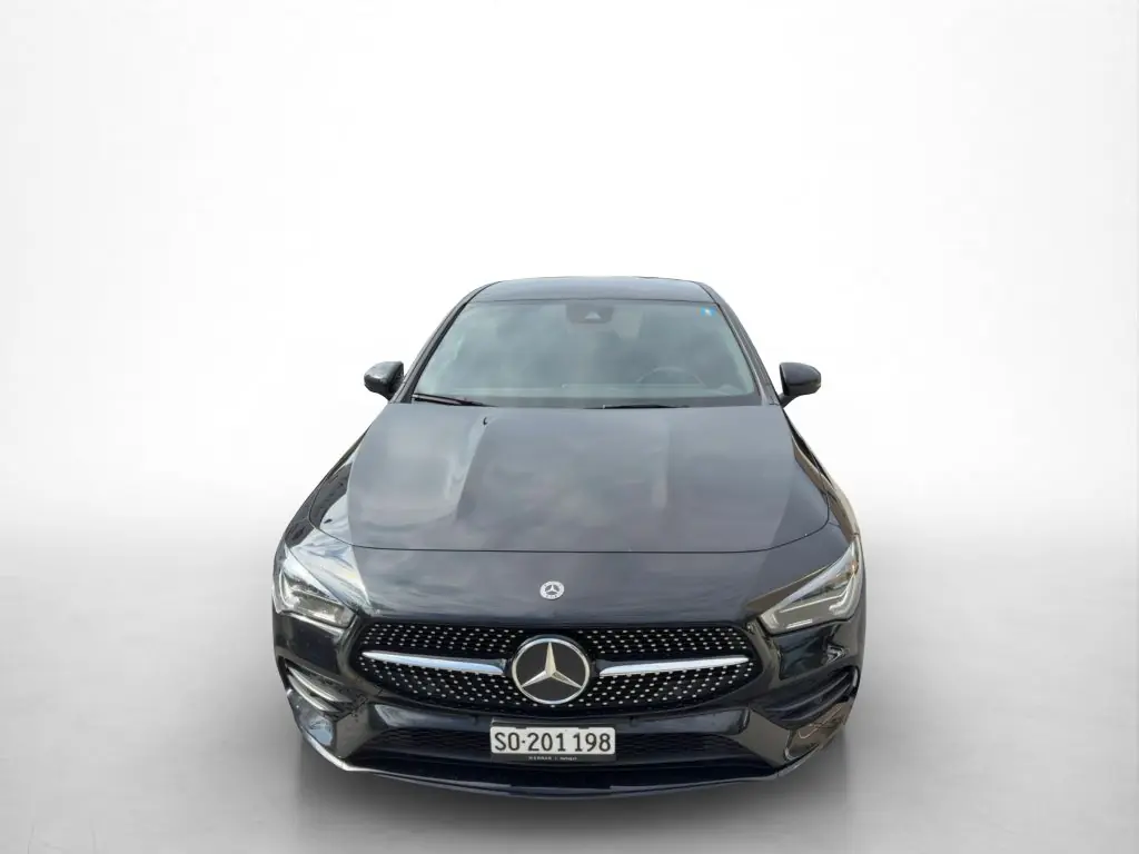 Mercedes-Benz CLA 220 Diesel 4MATIC — Berline premium allemande, 110'000 km, préparation AMG — vista esterna
