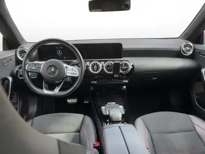 Mercedes-Benz CLA 220 Diesel 4MATIC — Berline premium allemande, 110'000 km, préparation AMG — Miniatura 9