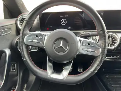 Mercedes-Benz CLA 220 Diesel 4MATIC — Berline premium allemande, 110'000 km, préparation AMG — Miniatura 11