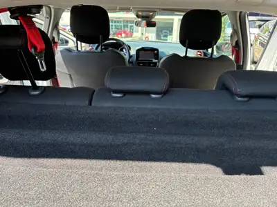 Renault Clio 2017 — Berline compacte automatique, 200 ch dynamiques — Miniatura 9