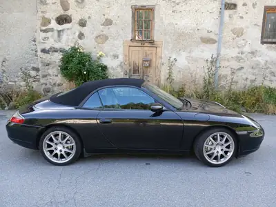 Porsche 911 Coupé 2001 — Légende sportive révisée, 300 ch authentiques — vista posteriore