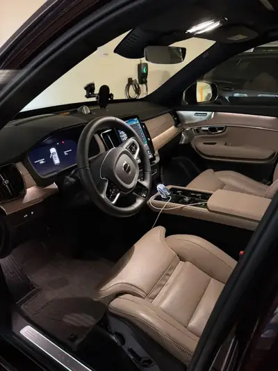 Volvo XC90 2025 — SUV 7 places hybride, 30 000 km seulement — arrière