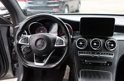 Mercedes-Benz GLC 350 — SUV diesel performant, transmission automatique, 4x4 intégral — cruscotto