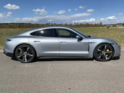 Porsche Taycan — Berline électrique haute performance 761 ch, 43'600 km — Miniature 7