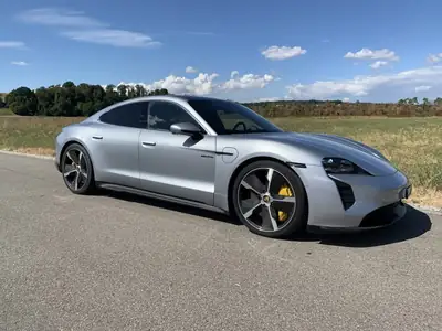 Porsche Taycan — Berline électrique haute performance 761 ch, 43'600 km — Miniature 8