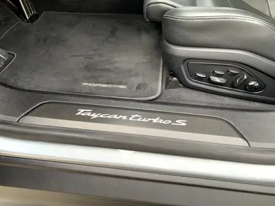 Porsche Taycan — Berline électrique haute performance 761 ch, 43'600 km — Miniature 14