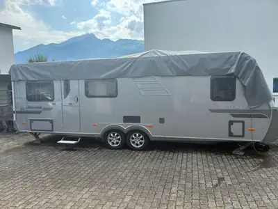 ERIBA Nova — Camping-car électrique compact, 40'000 km seulement — fianco