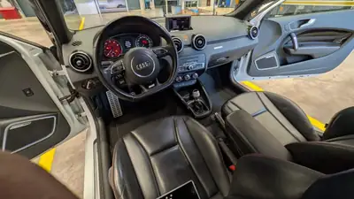 Audi A1 Quattro 2.0 TFSI 256 PS — Une édition rare mondiale, sportive et polyvalente — Miniatura 10