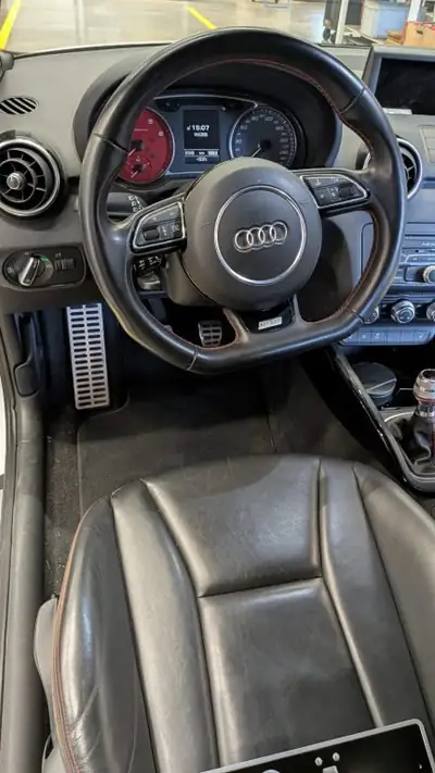 Audi A1 Quattro 2.0 TFSI 256 PS — Une édition rare mondiale, sportive et polyvalente — Miniatura 11