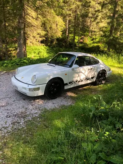 Porsche 911 Coupé 1989 — Légende des années 80, motorisation atmosphérique 250 ch — vista esterna